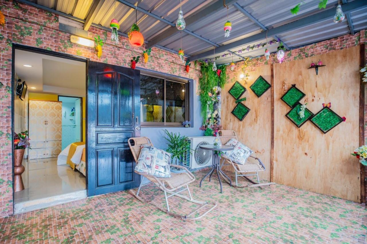 Menulis Coolly House Patong Bed and Breakfast Exteriör bild