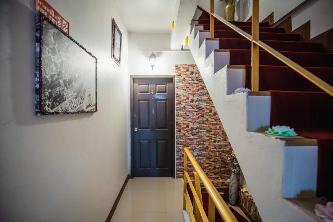 Menulis Coolly House Patong Bed and Breakfast Exteriör bild