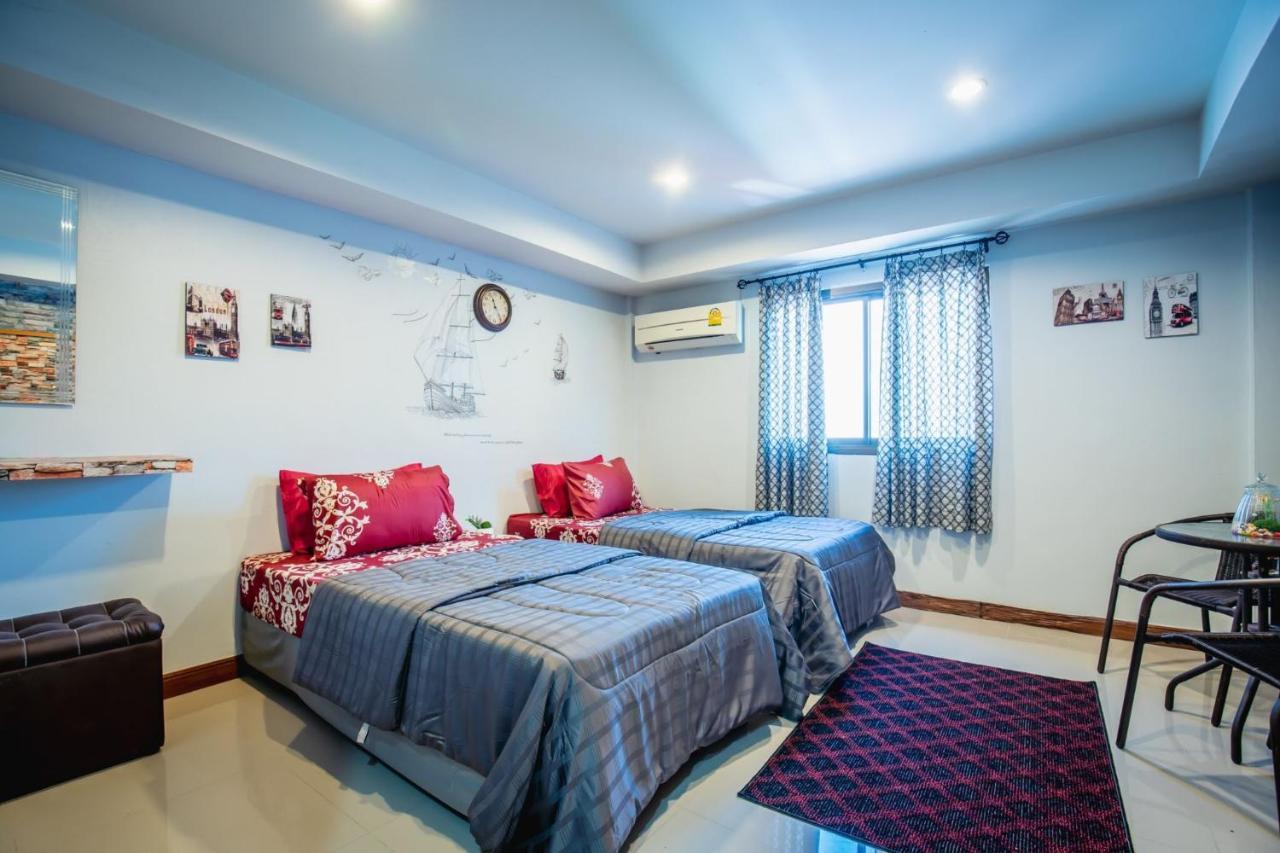 Menulis Coolly House Patong Bed and Breakfast Exteriör bild