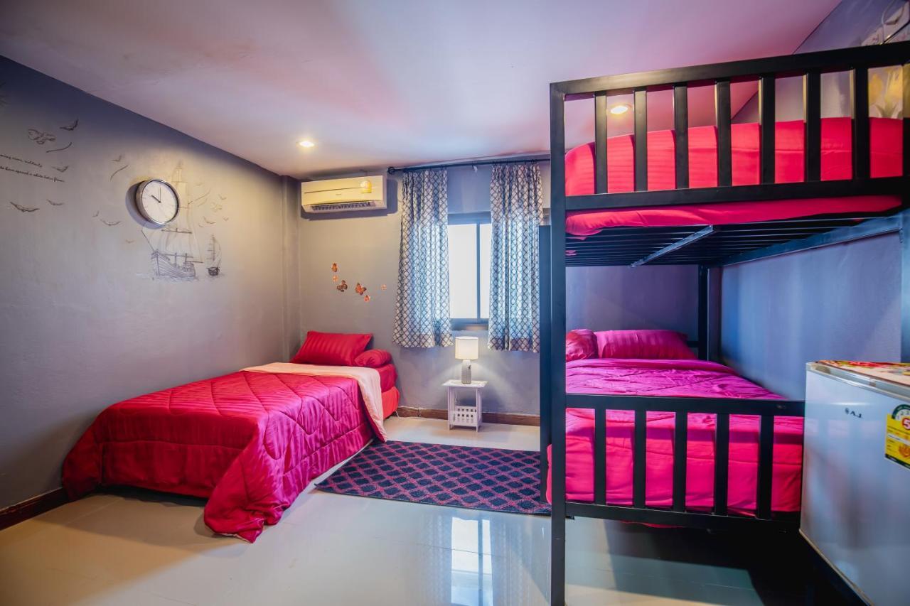 Menulis Coolly House Patong Bed and Breakfast Exteriör bild