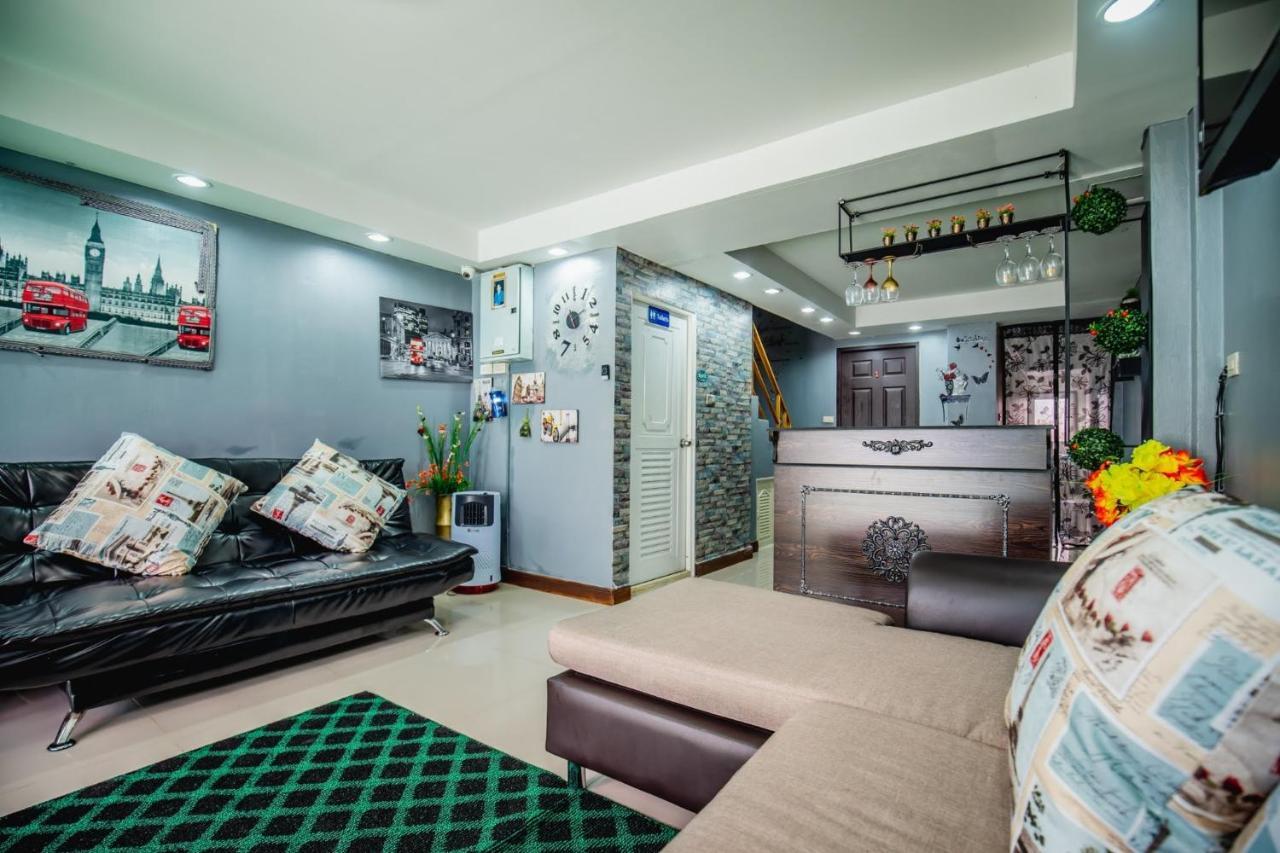 Menulis Coolly House Patong Bed and Breakfast Exteriör bild