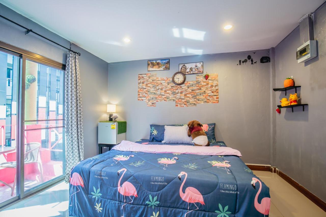 Menulis Coolly House Patong Bed and Breakfast Exteriör bild