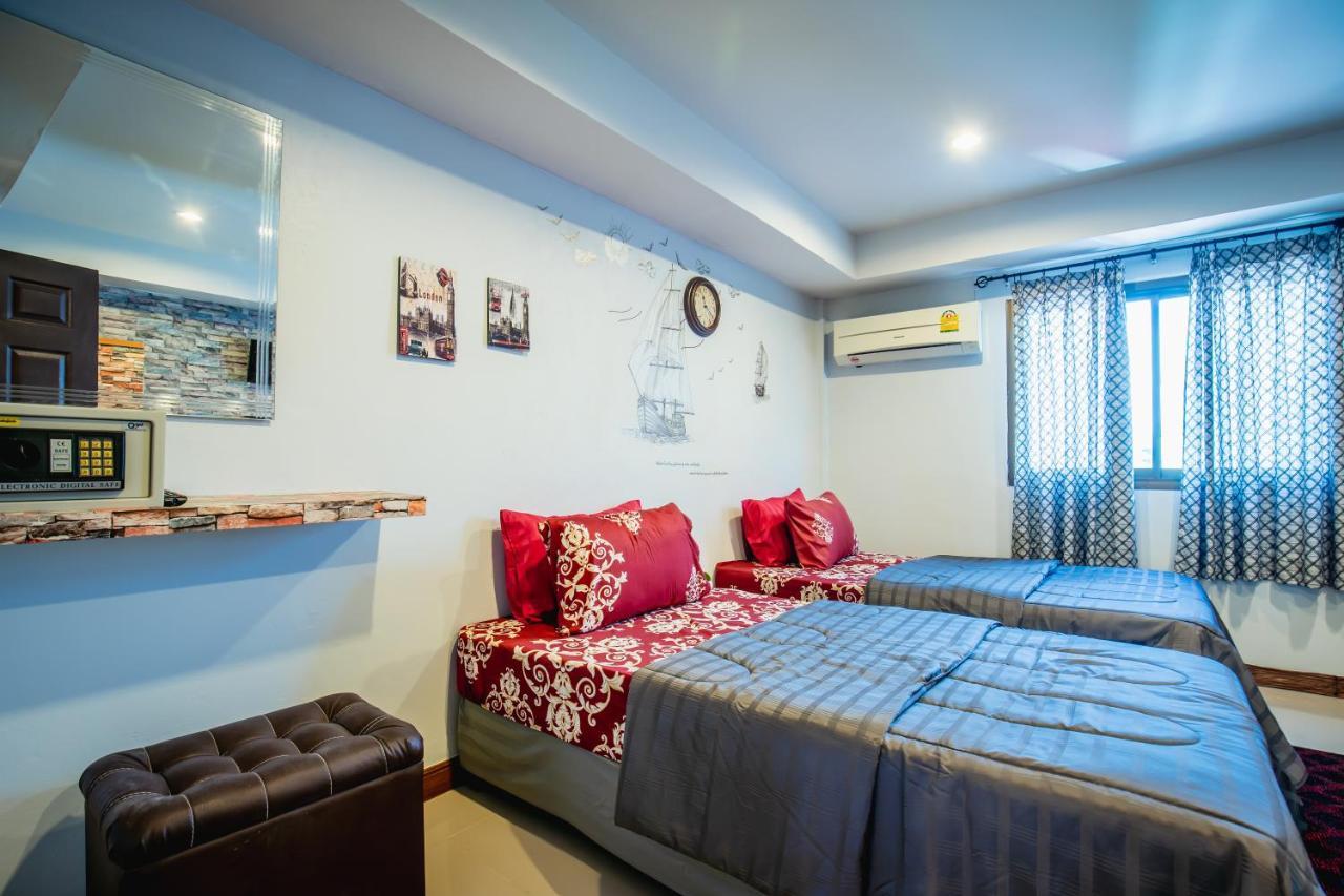 Menulis Coolly House Patong Bed and Breakfast Exteriör bild