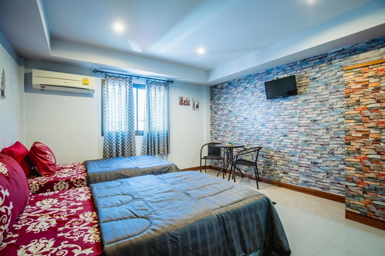 Menulis Coolly House Patong Bed and Breakfast Exteriör bild