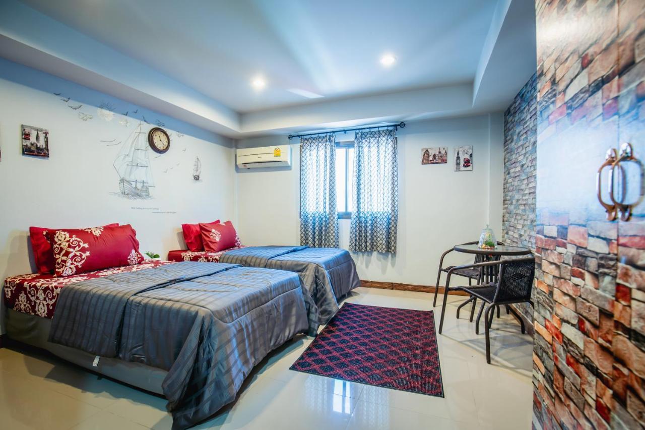 Menulis Coolly House Patong Bed and Breakfast Exteriör bild